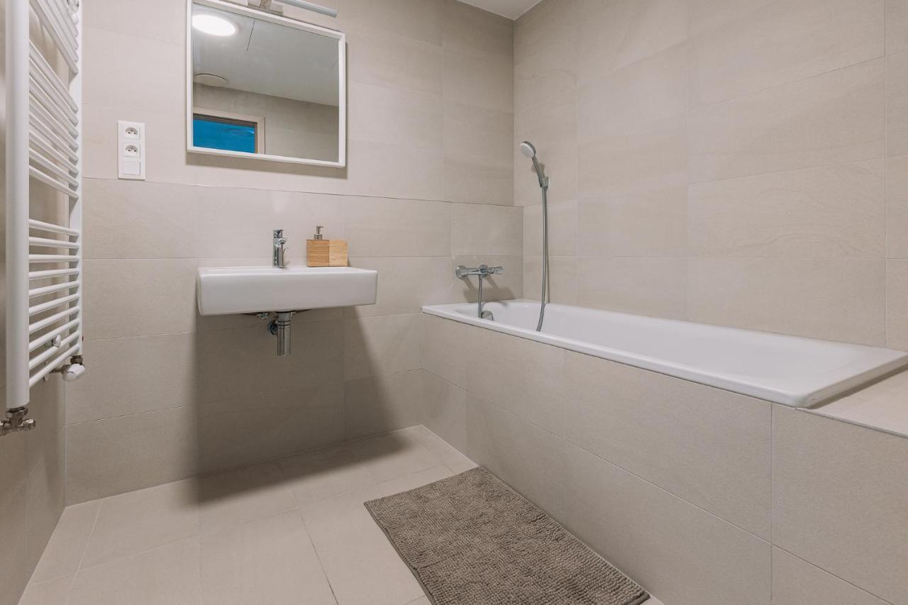 Apartmán Skau Coral In Sky Park 22 Floor 1tower Panoramic View Free Parking Bratislava